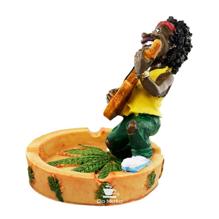 Cinzeiro de Resina Reggae Tocando Violão